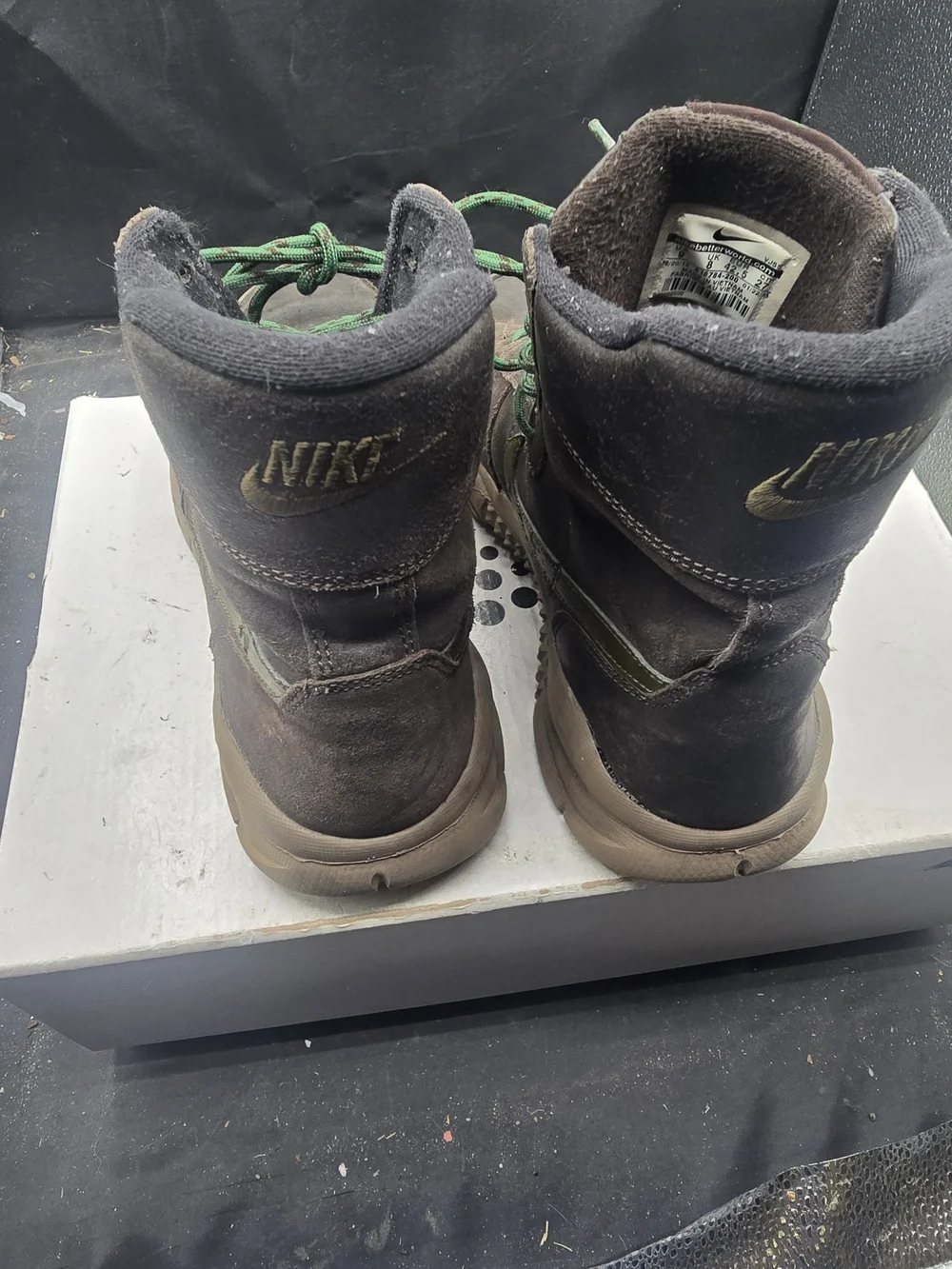 Nike Men's Chukka Boots in Brown with‎ Green Laces